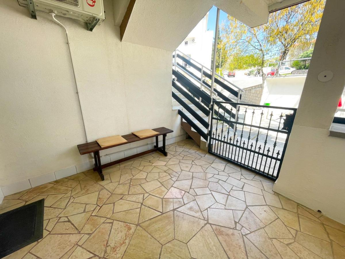 Apartmani Milan Crikvenica Exterior foto