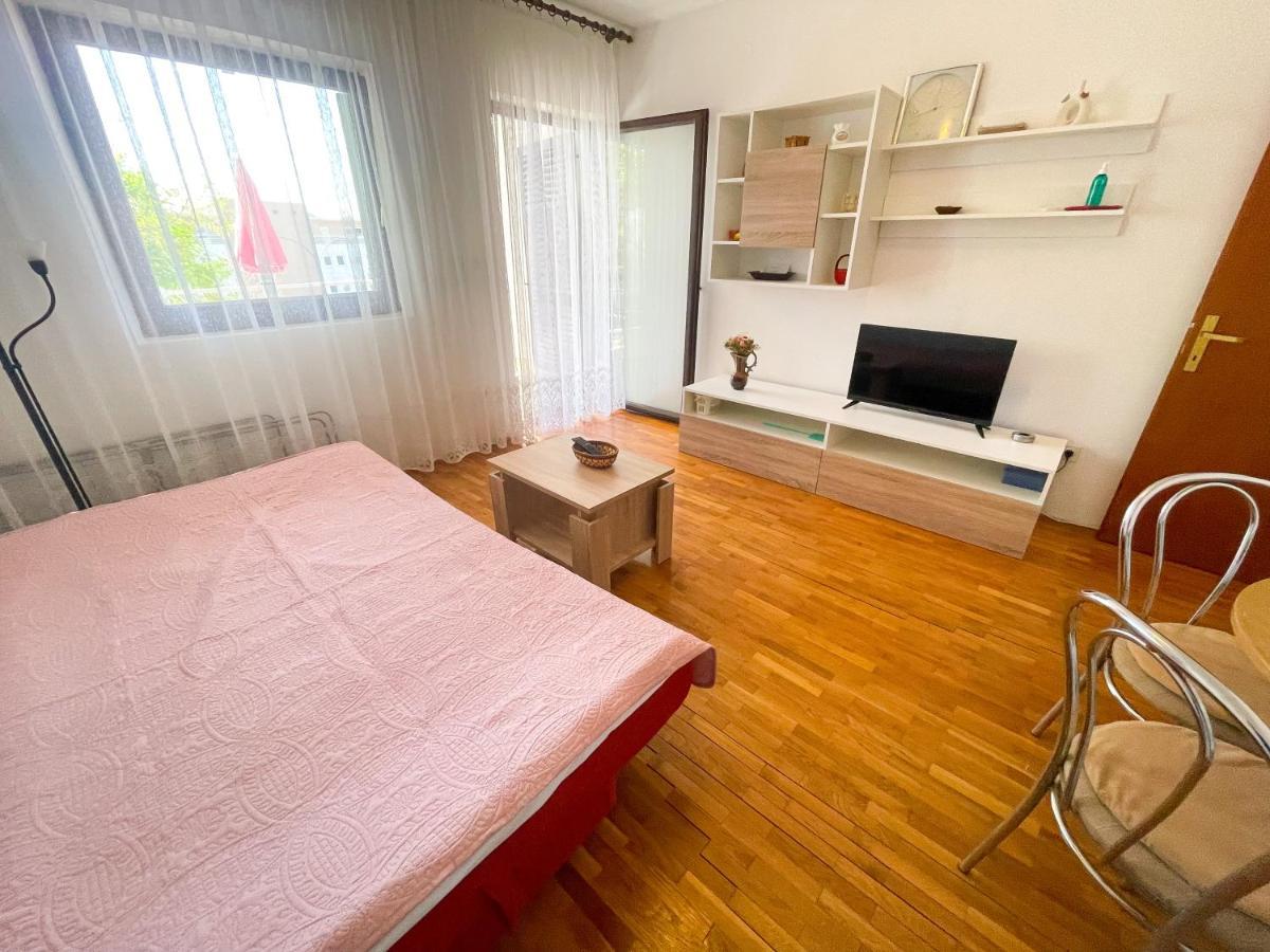 Apartmani Milan Crikvenica Exterior foto