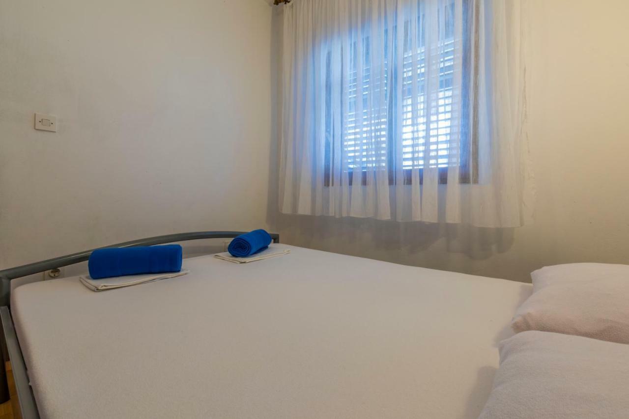 Apartmani Milan Crikvenica Exterior foto