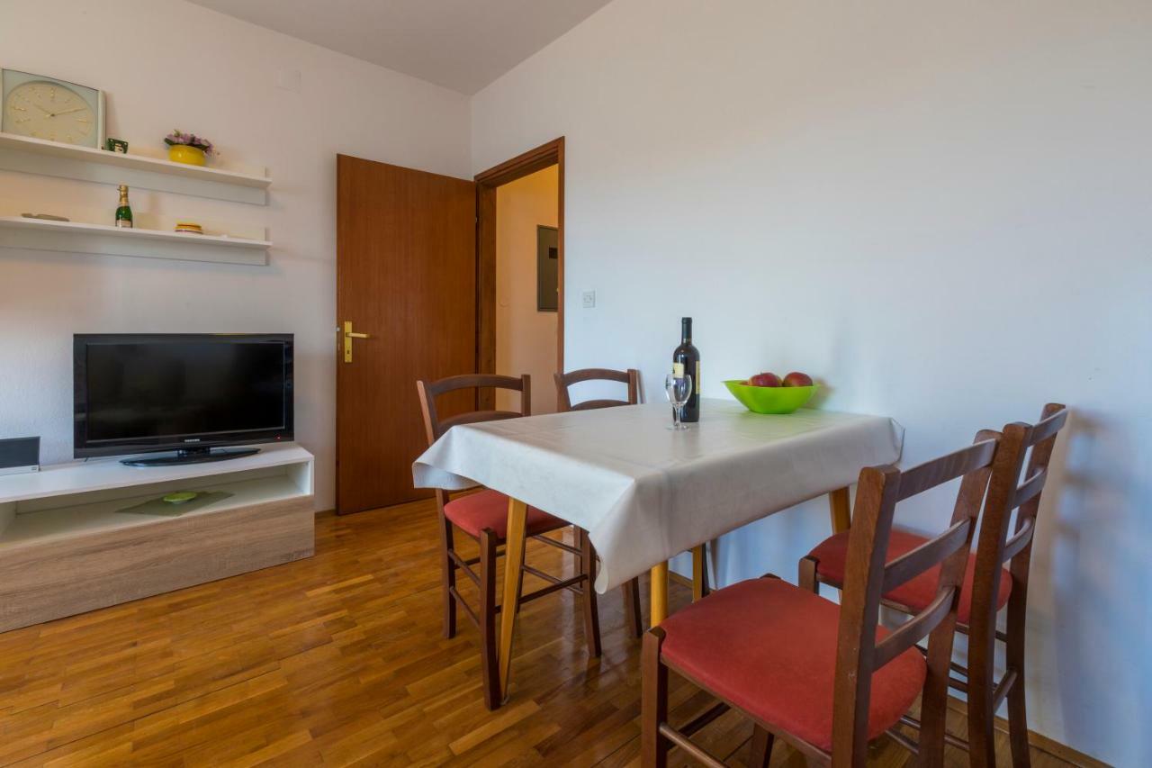Apartmani Milan Crikvenica Exterior foto