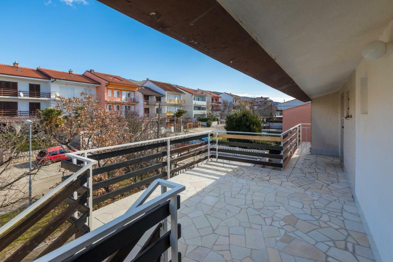 Apartmani Milan Crikvenica Exterior foto