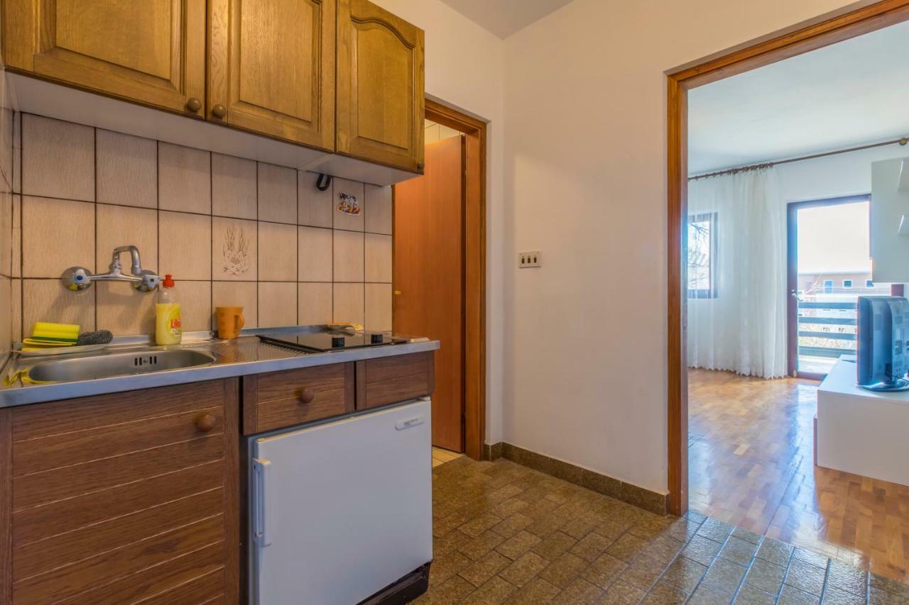 Apartmani Milan Crikvenica Exterior foto